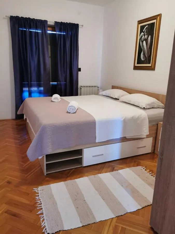 Apartments Valfontane 萨武德里亚